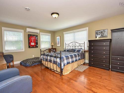 98 Parkside Drive, Valley, NS - Indoor Photo Showing Bedroom