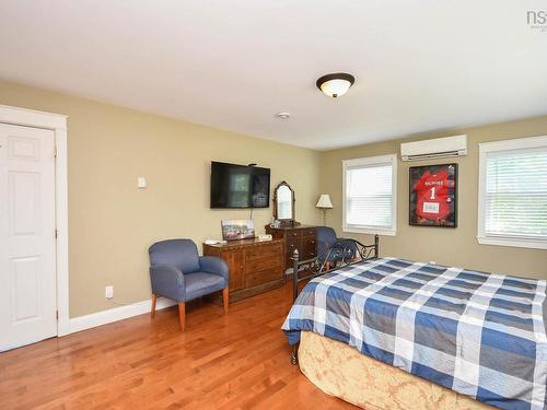 98 Parkside Drive, Valley, NS - Indoor Photo Showing Bedroom