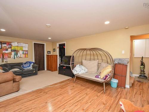 98 Parkside Drive, Valley, NS - Indoor Photo Showing Other Room