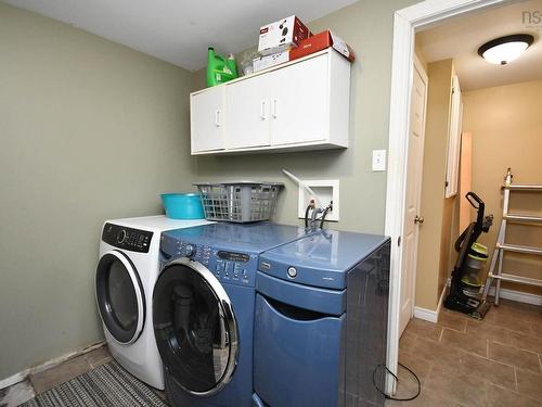 98 Parkside Drive, Valley, NS - Indoor Photo Showing Laundry Room