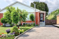 3422 Queenston Drive  Mississauga, ON L5C 2G6