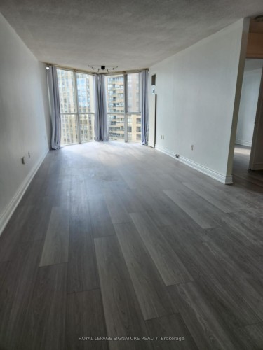1103-5 Concorde Place, Toronto, ON - Indoor Photo Showing Other Room