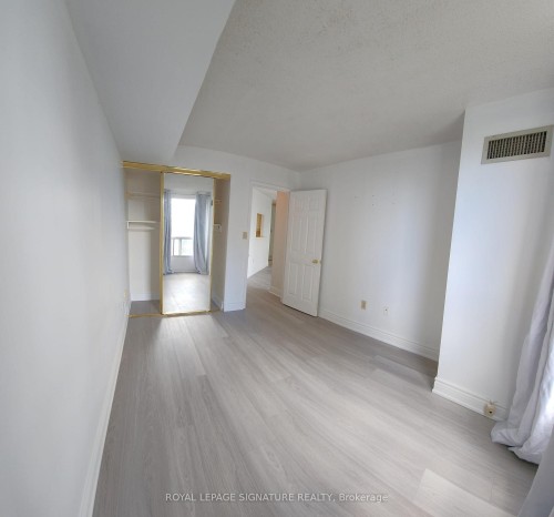 1103-5 Concorde Place, Toronto, ON - Indoor Photo Showing Other Room