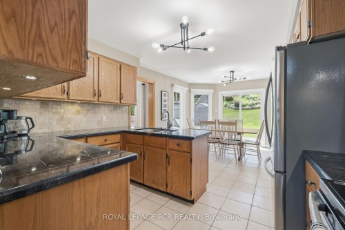 9 Doepath Way, Caledon, ON - Indoor Photo Showing Kitchen