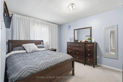 9 Doepath Way, Caledon, ON - Indoor Photo Showing Bedroom