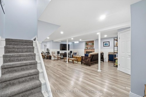 9 Doepath Way, Caledon, ON - Indoor Photo Showing Other Room