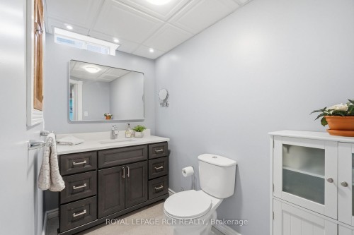 9 Doepath Way, Caledon, ON - Indoor Photo Showing Bathroom