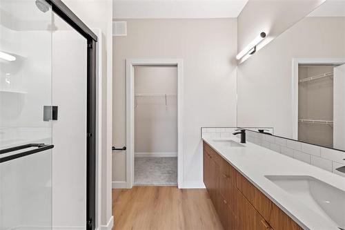 111 Oshanski Pl, West St Paul, MB - Indoor Photo Showing Bathroom
