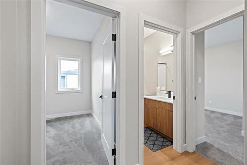 111 Oshanski Pl, West St Paul, MB - Indoor Photo Showing Other Room