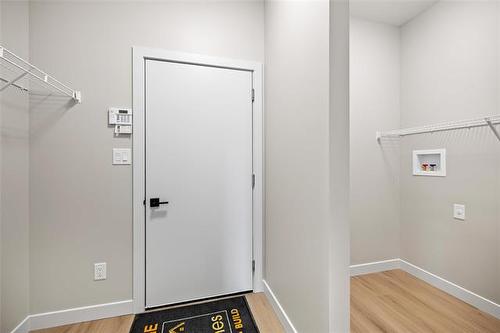 111 Oshanski Pl, West St Paul, MB - Indoor