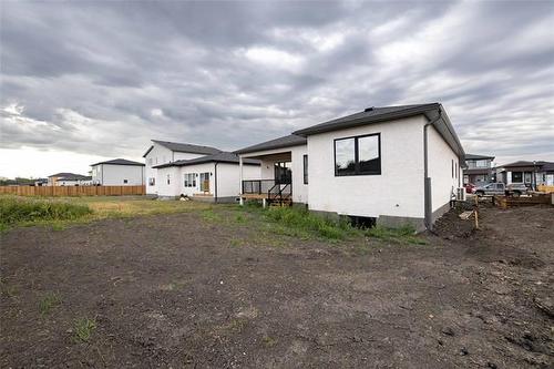 111 Oshanski Pl, West St Paul, MB - Outdoor With Exterior