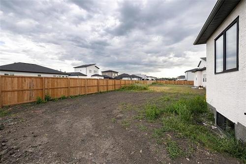 111 Oshanski Pl, West St Paul, MB - Outdoor