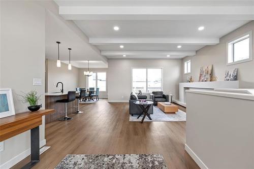 111 Oshanski Pl, West St Paul, MB - Indoor