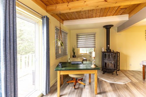 Salon - 6646 Ch. Brassard, Saint-Zénon, QC - Indoor Photo Showing Other Room