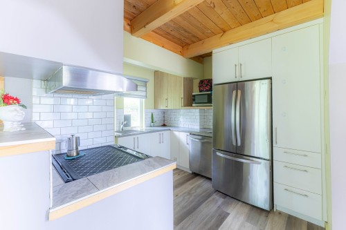 Cuisine - 6646 Ch. Brassard, Saint-Zénon, QC - Indoor Photo Showing Kitchen