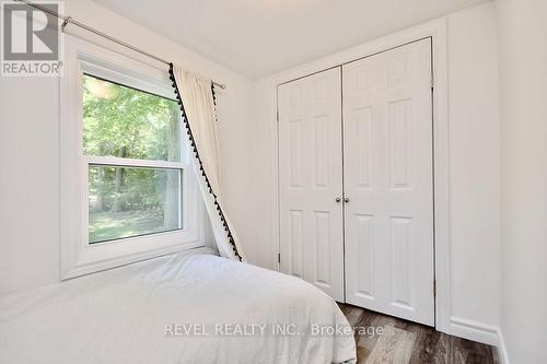 39 Domar Road, Tiny, ON - Indoor Photo Showing Bedroom