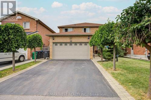 8 BALLYCASTLE CRESCENT  Brampton, ON L6Z 2V5
