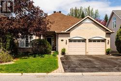 25 KYLE AVENUE Ottawa, ON K2S 1G9