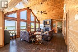 GREAT ROOM WITH VAULTED CEILINGS - 