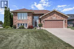 4026 Applewood DRIVE  Petrolia, ON N0N 1R0