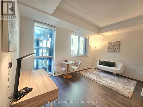 705 - 115 BLUE JAYS WAY  Toronto, ON M5V 0N4
