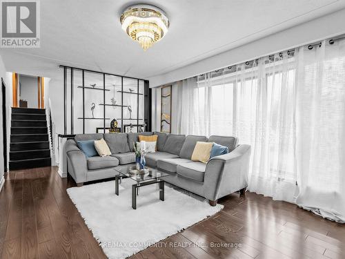 1397 Charles Drive, Burlington, ON - Indoor Photo Showing Living Room
