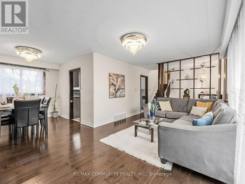 1397 Charles Drive, Burlington, ON - Indoor Photo Showing Living Room