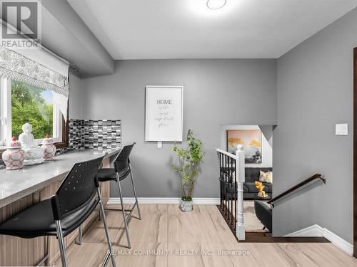 1397 Charles Drive, Burlington, ON - Indoor