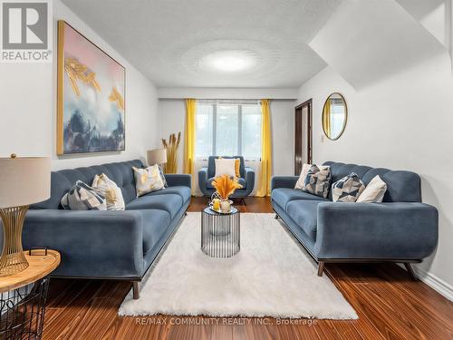 1397 Charles Drive, Burlington, ON - Indoor Photo Showing Living Room