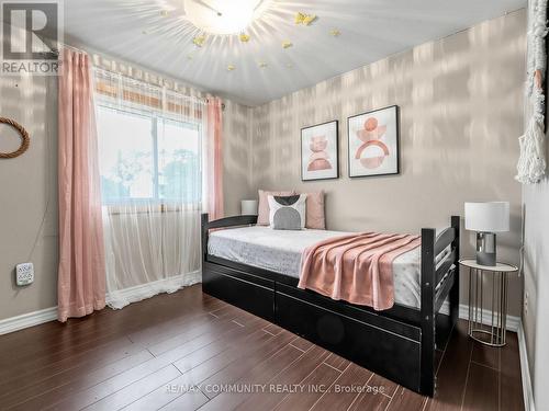 1397 Charles Drive, Burlington, ON - Indoor Photo Showing Bedroom
