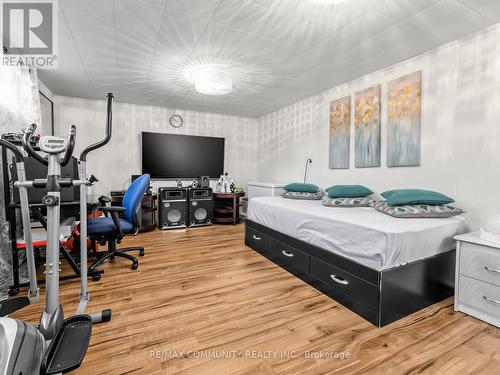 1397 Charles Drive, Burlington, ON - Indoor