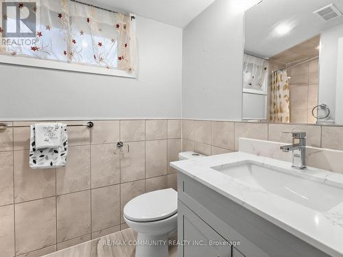 1397 Charles Drive, Burlington, ON - Indoor Photo Showing Bathroom