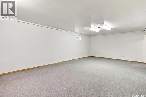 4904 Mckinley Avenue, Regina, SK - Indoor