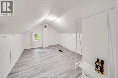 211 Cameron, Windsor, ON - Indoor Photo Showing Other Room
