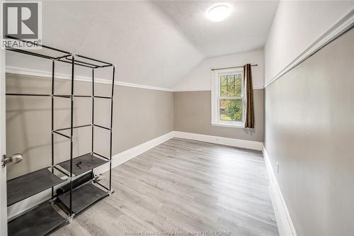 211 Cameron, Windsor, ON - Indoor Photo Showing Other Room