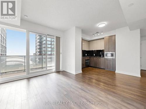3711 - 125 BLUE JAYS WAY  Toronto, ON M5V 0N5