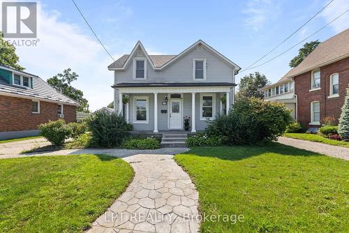52 PARKSIDE DRIVE E  Barrie, ON L4N 1W9