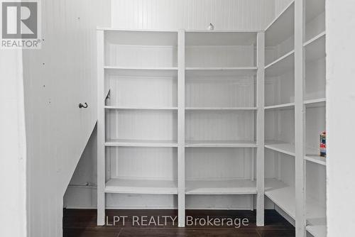 52 Parkside Drive E, Barrie, ON - Indoor With Storage