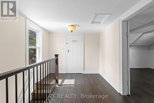52 Parkside Drive E, Barrie, ON - Indoor Photo Showing Other Room