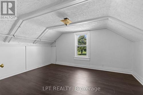 52 Parkside Drive E, Barrie, ON - Indoor Photo Showing Other Room