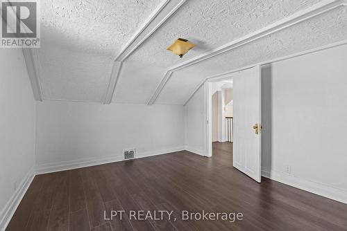 52 Parkside Drive E, Barrie, ON - Indoor Photo Showing Other Room