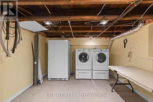 52 Parkside Drive E, Barrie, ON - Indoor Photo Showing Laundry Room