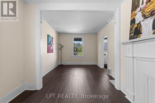 52 Parkside Drive E, Barrie, ON - Indoor Photo Showing Other Room