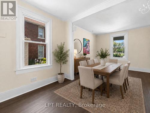 52 Parkside Drive E, Barrie, ON - Indoor Photo Showing Dining Room