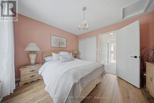 11 - 210 Manitoba Street, Toronto, ON - Indoor Photo Showing Bedroom