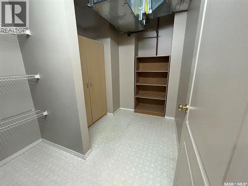 401 505 12Th Street E, Saskatoon, SK - Indoor With Storage