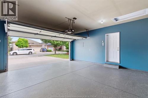 2385 Gatwick, Windsor, ON - Indoor Photo Showing Garage