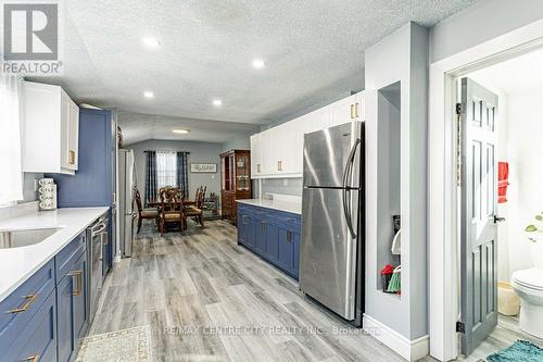 52 Princess Avenue, St. Thomas, ON - Indoor Photo Showing Kitchen