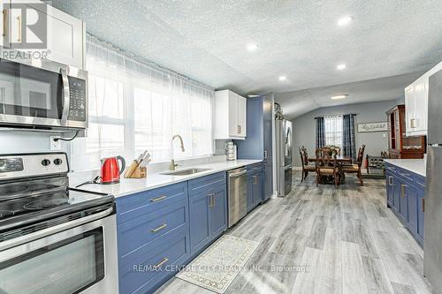 52 Princess Avenue, St. Thomas, ON - Indoor Photo Showing Kitchen