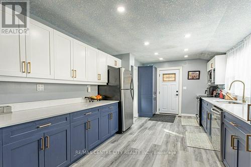 52 Princess Avenue, St. Thomas, ON - Indoor Photo Showing Kitchen